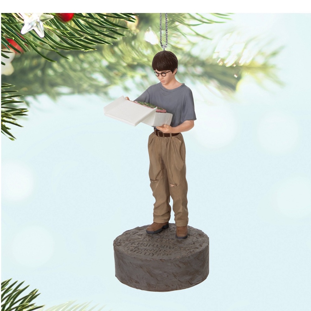 Hallmark Keepsake Ornament HAPPEE BIRTHDAY HARRY POTTER Happy Birthday 2024 - Picture 4 of 8